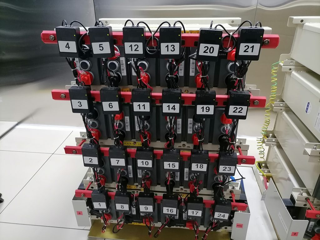 報社機房UPS電池在線監(jiān)控系統(tǒng)安裝-武漢中電通電力設備有限公司